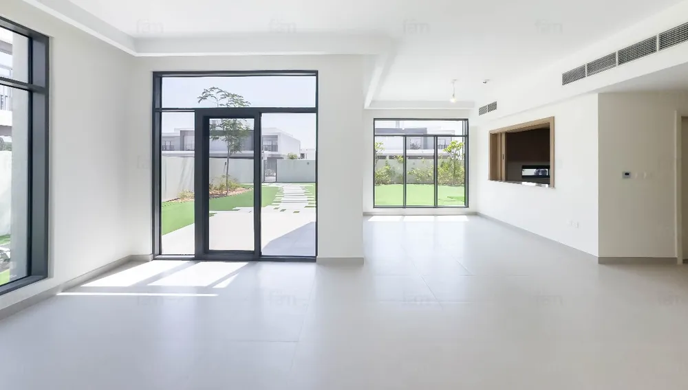 4 Bedrooms Villa in The Pulse Beachfront 3 Image