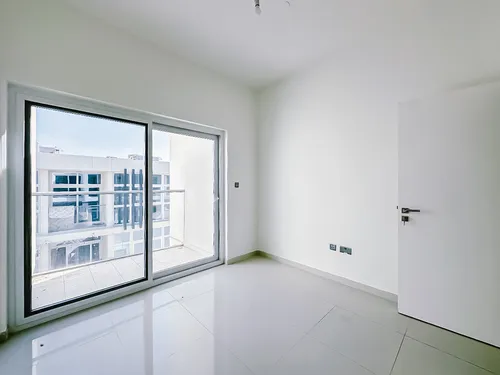 3 Bedrooms Townhouse in Centaury Image